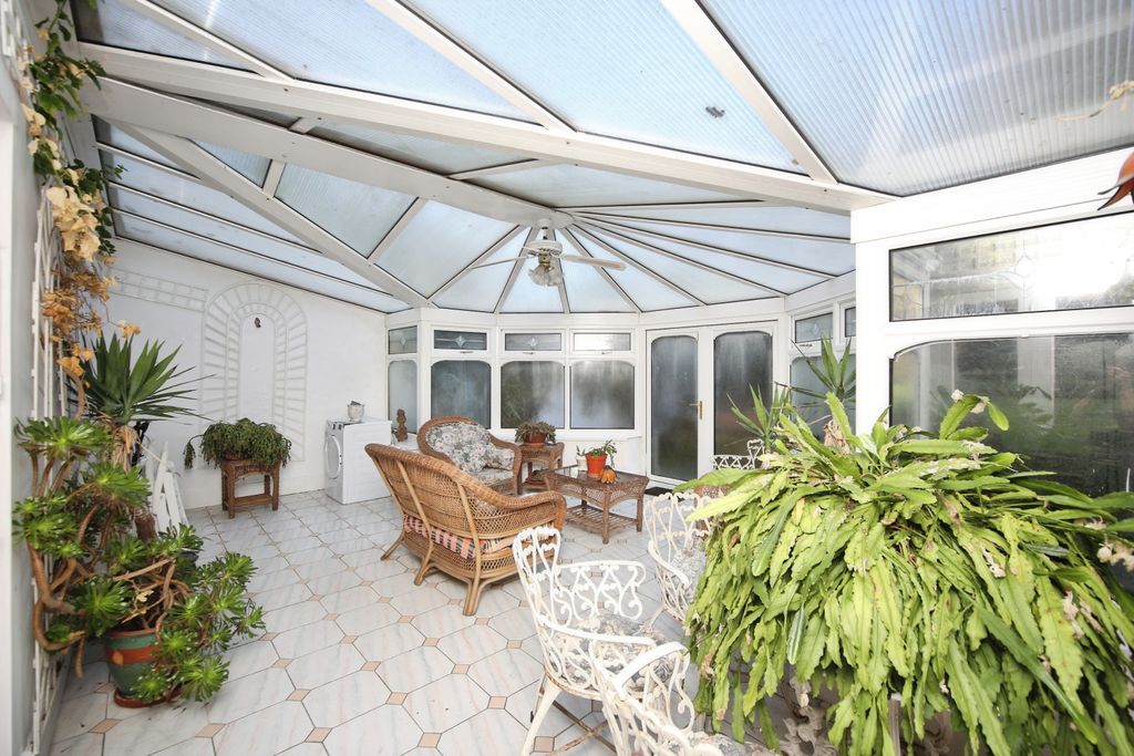 Property photo 3 of 37 Conservatory