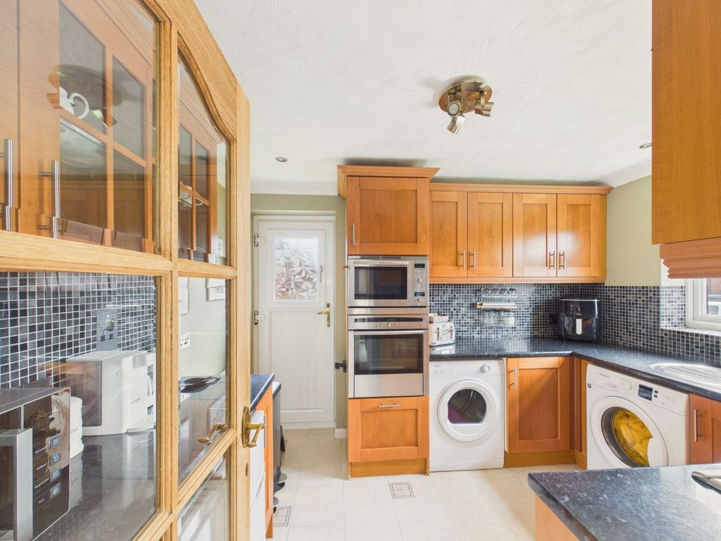 Property photo 3 of 17 3594737