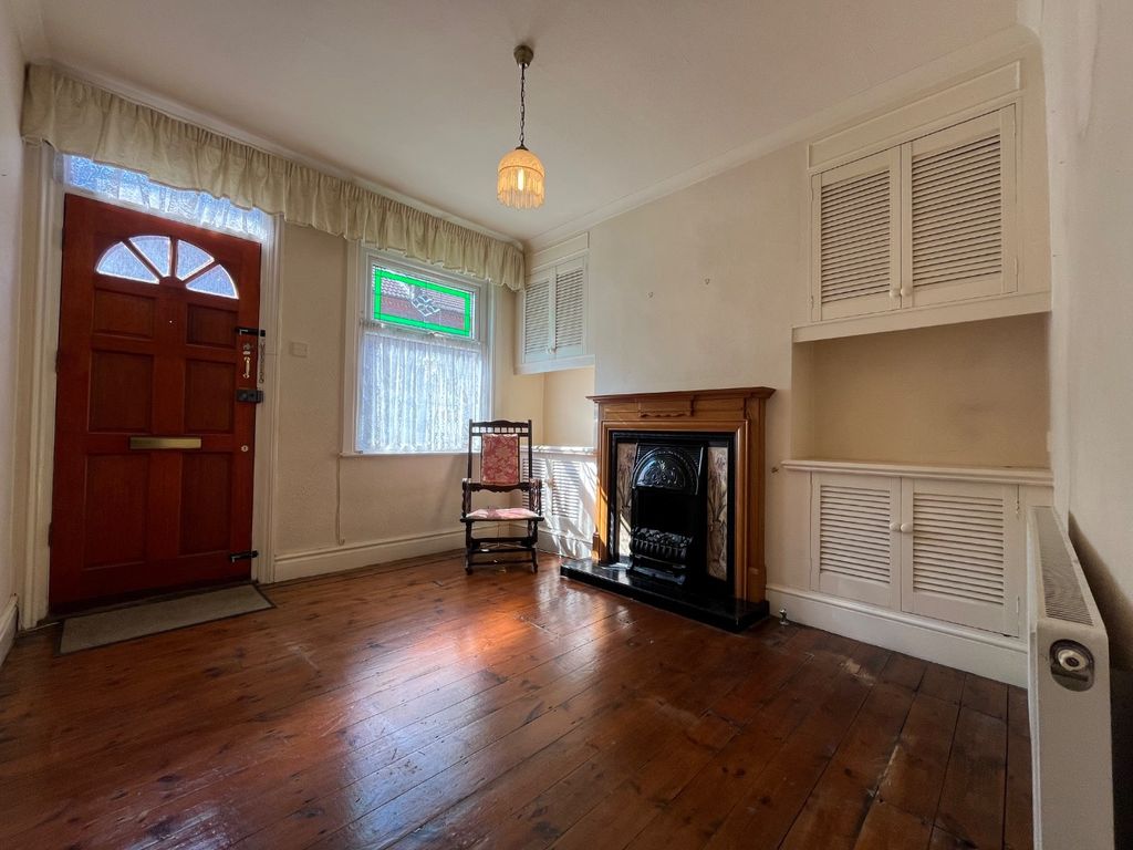 Property photo 2 of 9 5192361