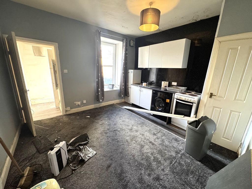 Property photo 2 of 6 2