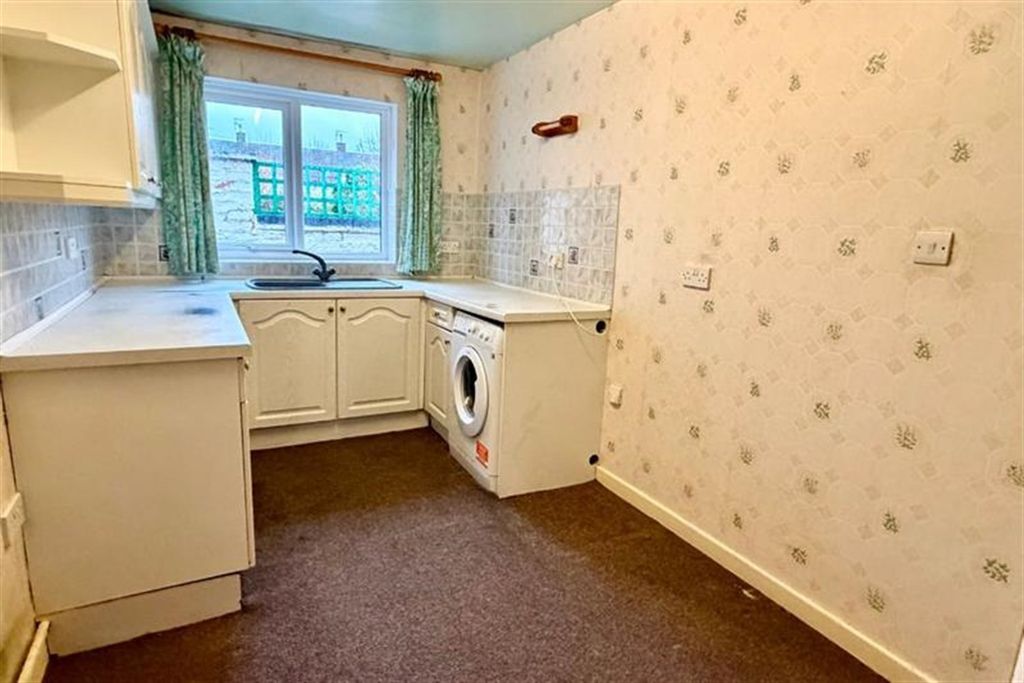 Property photo 2 of 13 (Main)