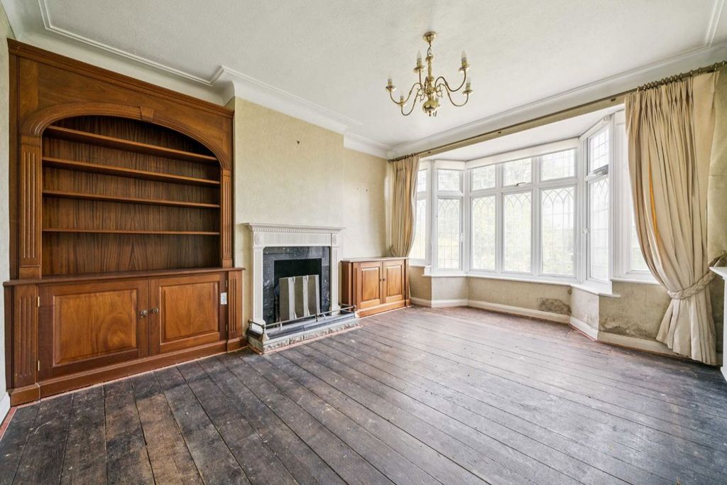 Property photo 2 of 7