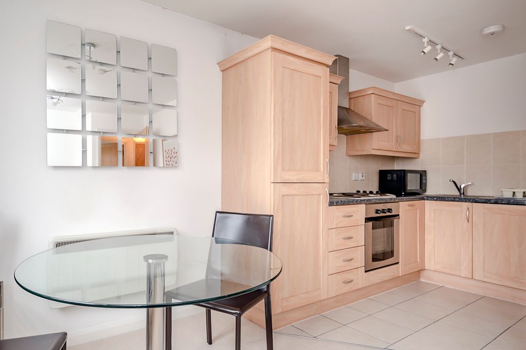 Property photo 2 of 6 Kitchen