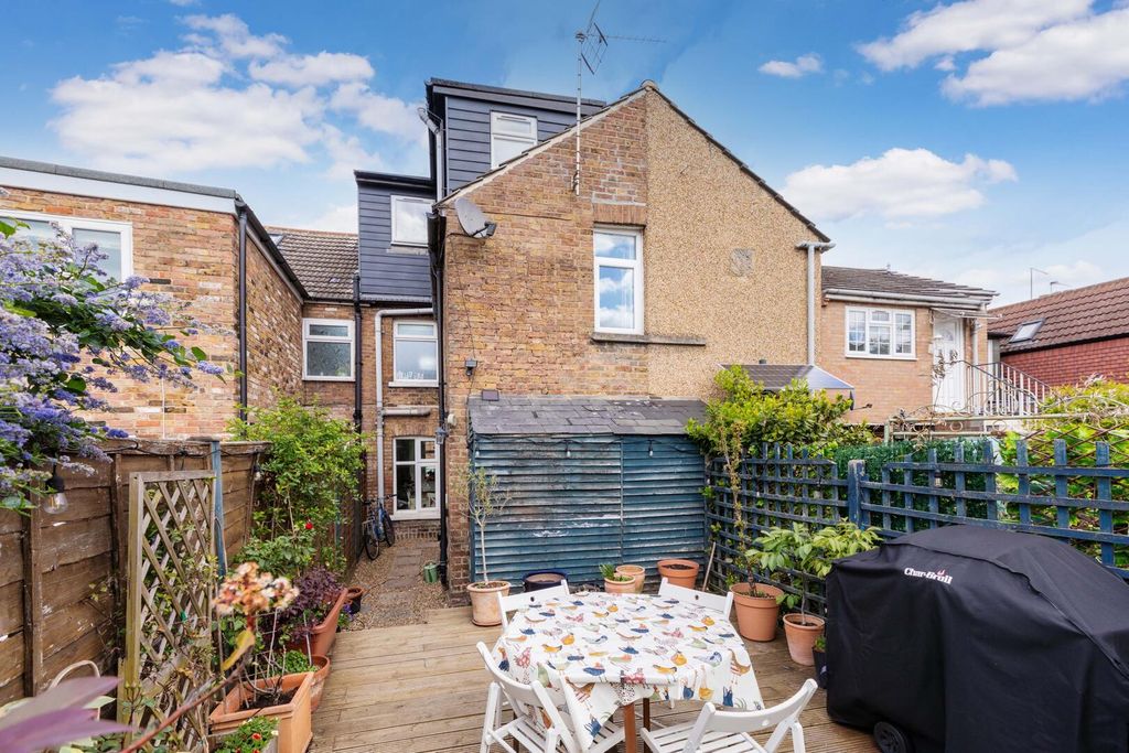 Property photo 2 of 18 Rear Garden