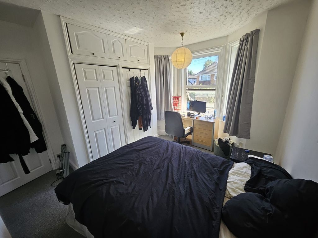 Property photo 3 of 9 Photo 9