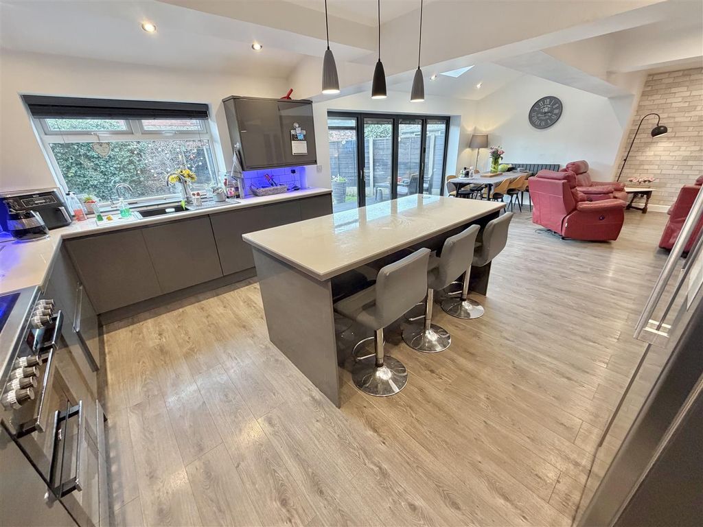 Property photo 3 of 35 Image 3