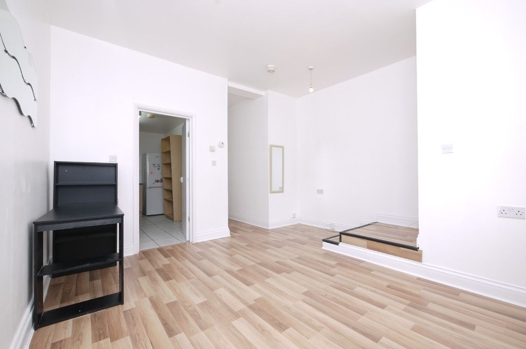 Property photo 3 of 10 3319604