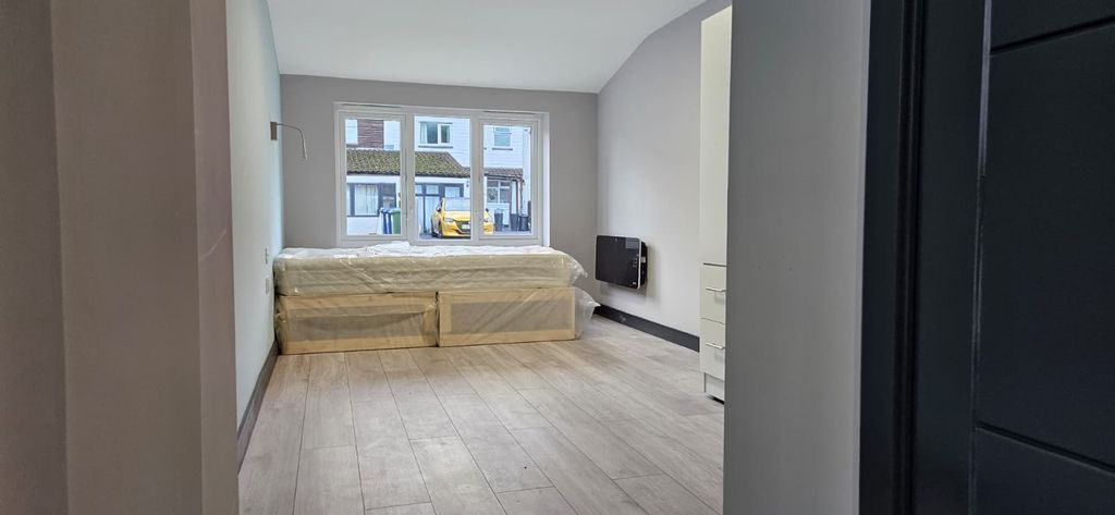 Property photo 2 of 3