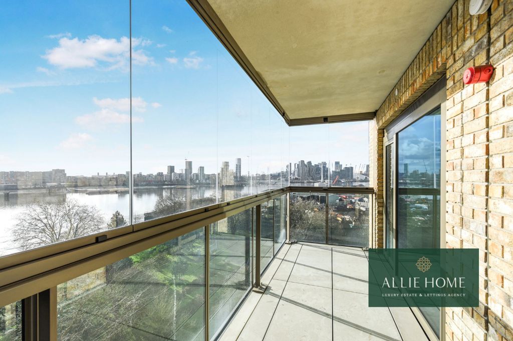 Property photo 2 of 31