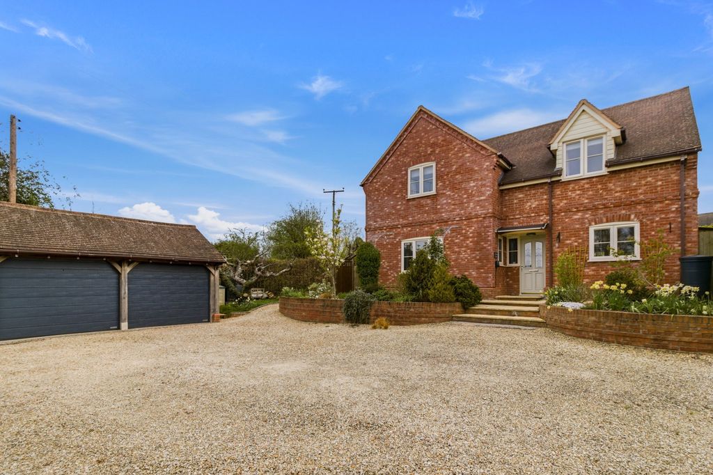 Property photo 1 of 32