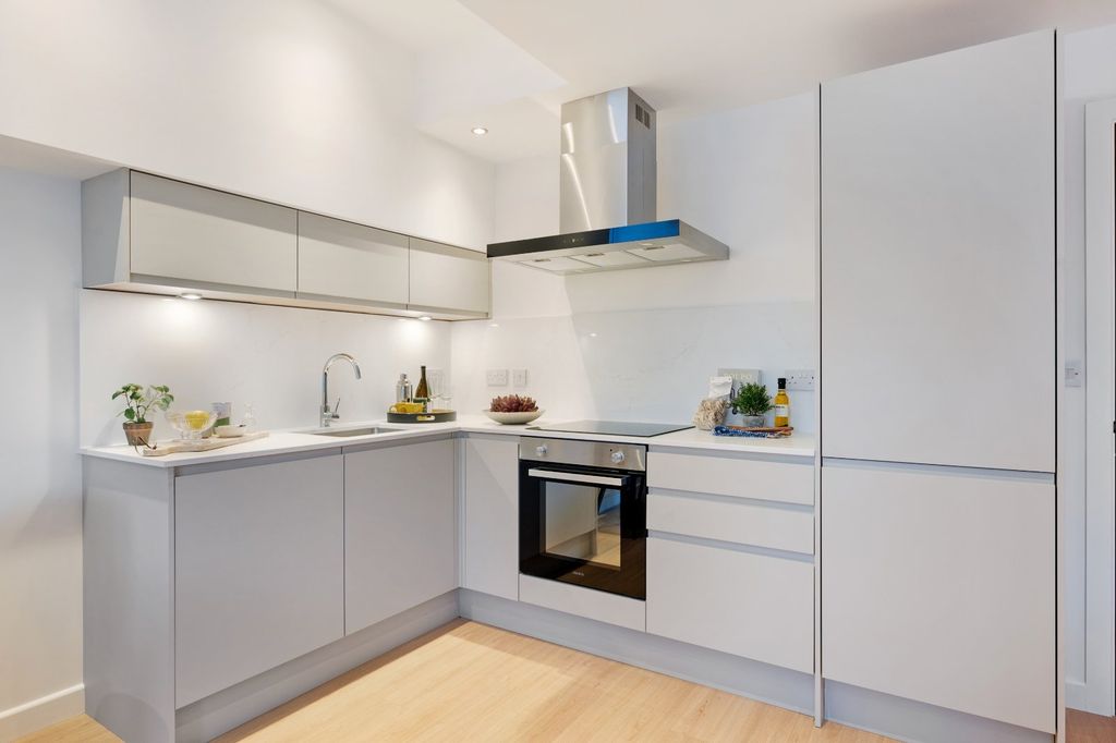 Property photo 3 of 15 Kitchen