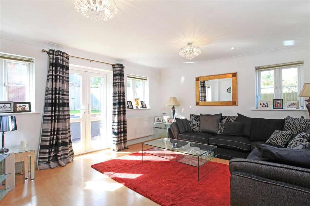 Property photo 2 of 8 Picture No. 03