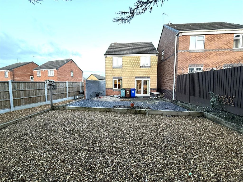 Property photo 2 of 16 19 Newhall Rear 2.Jpeg