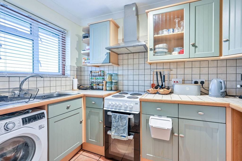 Property photo 3 of 6