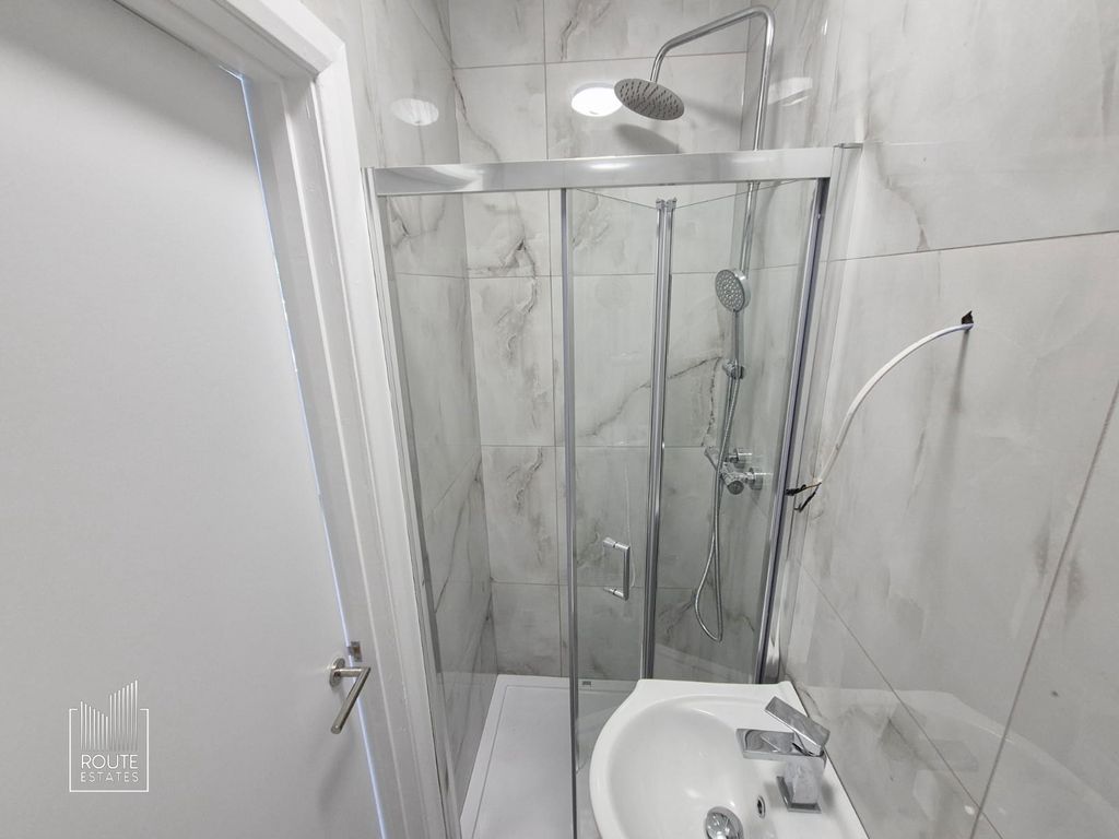 Property photo 3 of 6 Photo 2