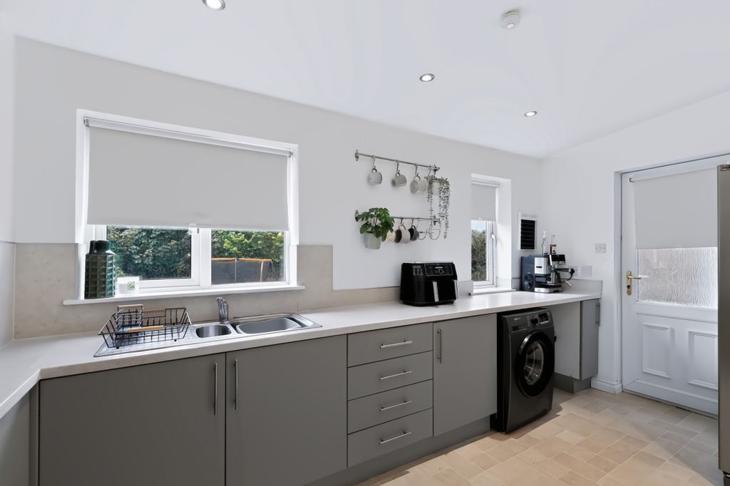 Property photo 3 of 41 Img_0230