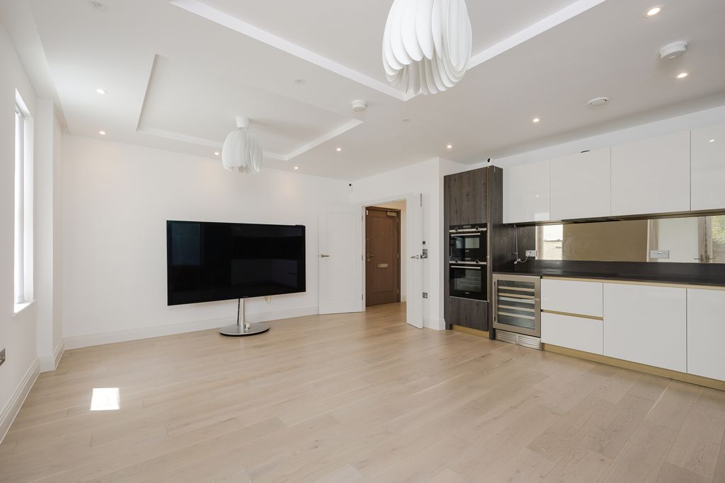 Property photo 2 of 21 Picture No. 06