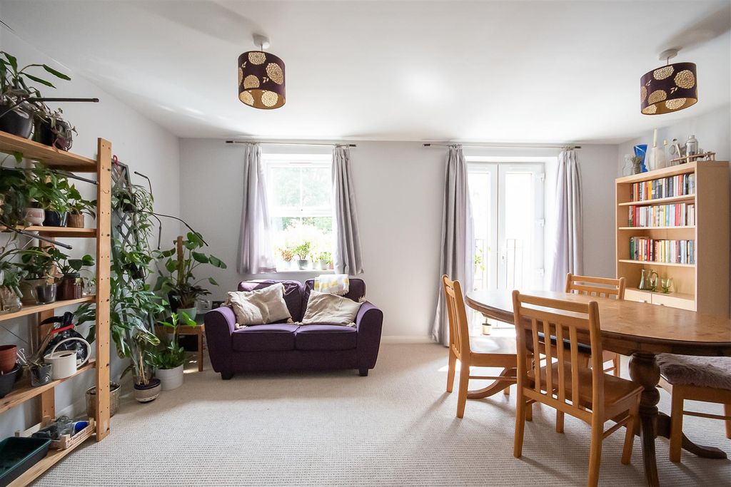 Property photo 2 of 37 46Aldermanhr-7.Jpg