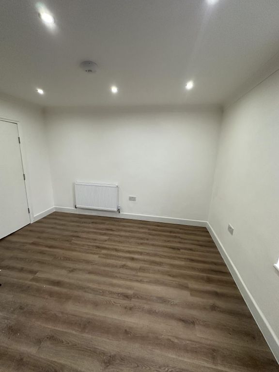 Property photo 2 of 8 Gallery