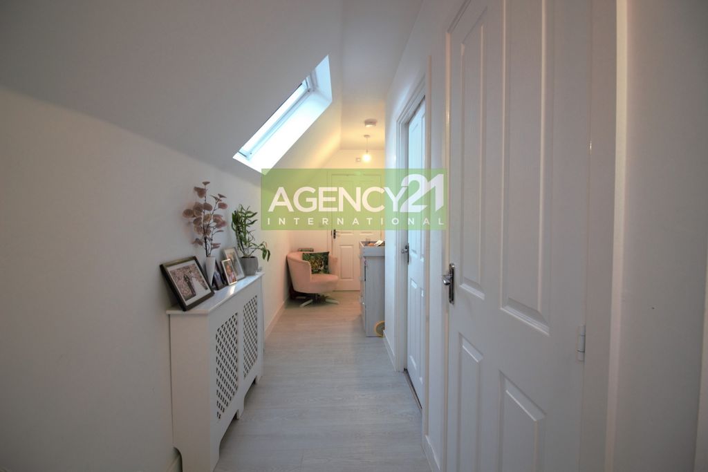 Property photo 3 of 14 Photo 4