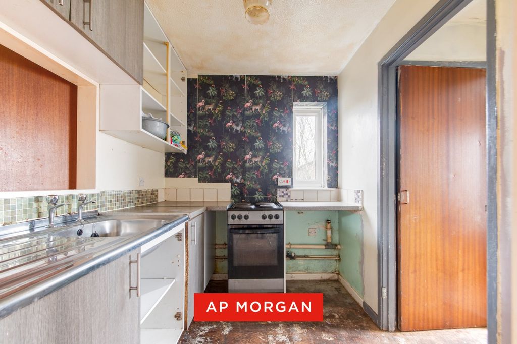 Property photo 3 of 8 Picture No. 02