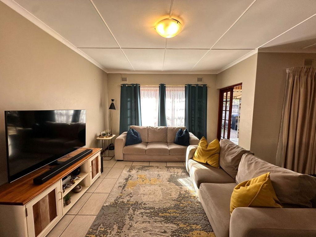 Property photo 3 of 28 1Pm1705711