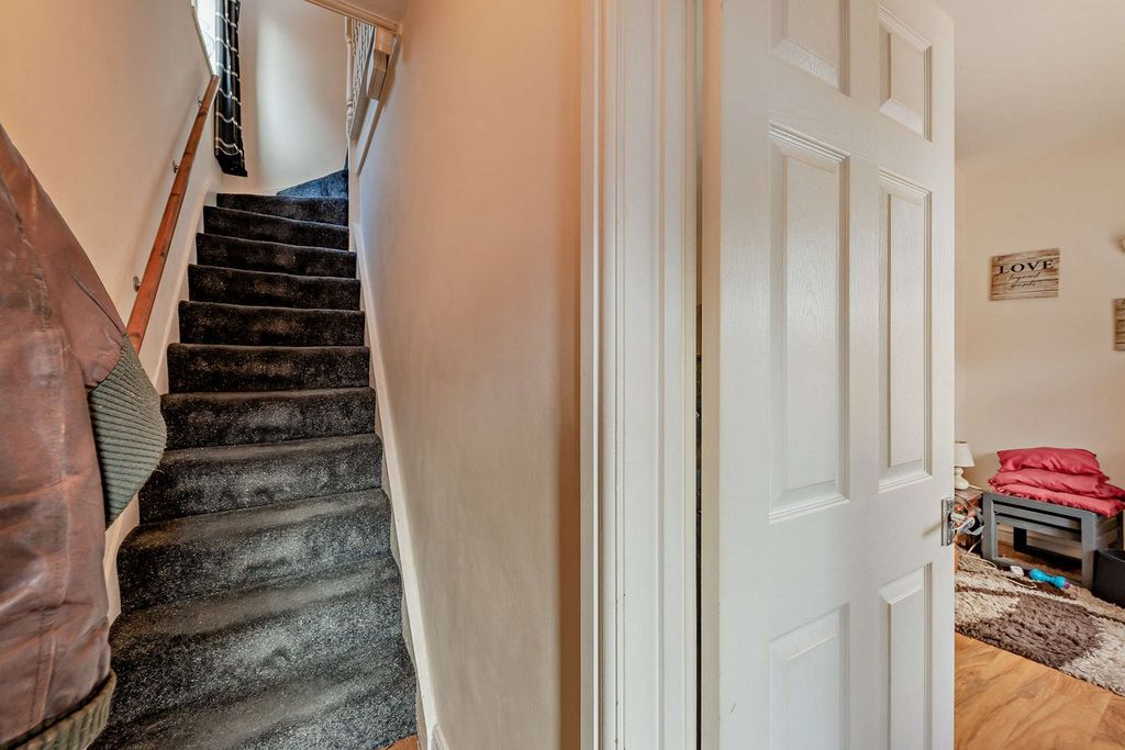 Property photo 2 of 24