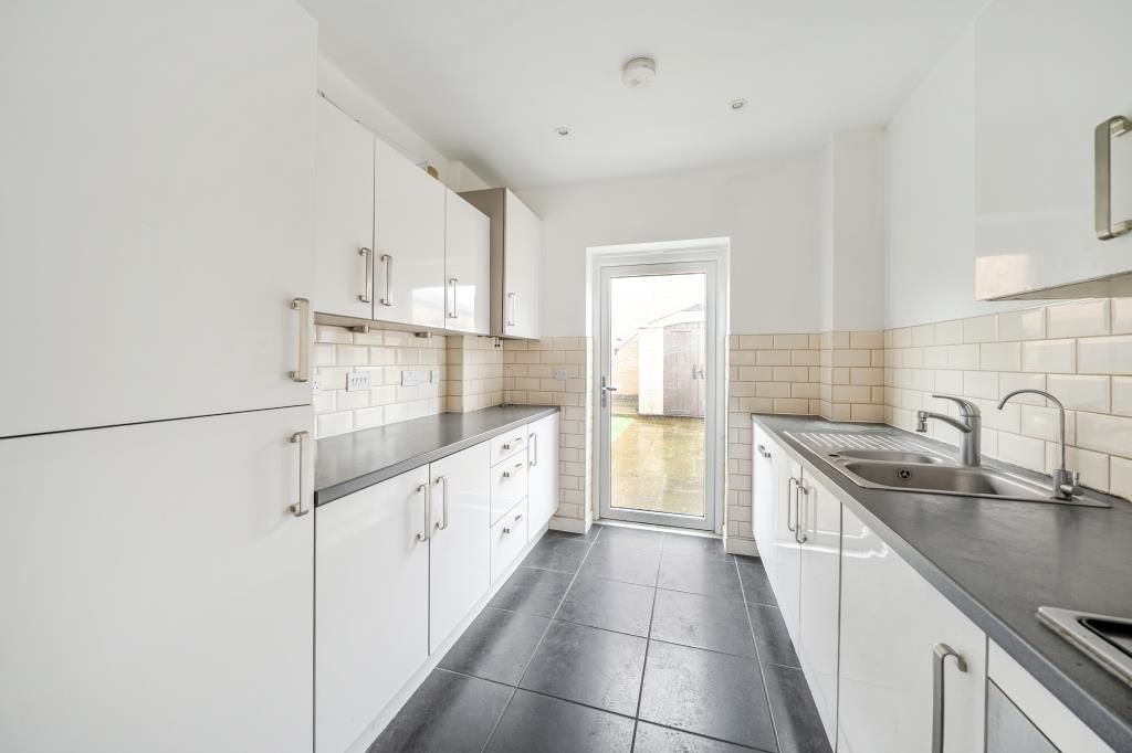 Property photo 2 of 20 Kitchen