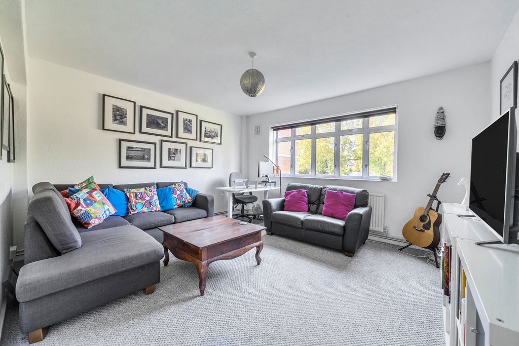 Property photo 1 of 17 Reception