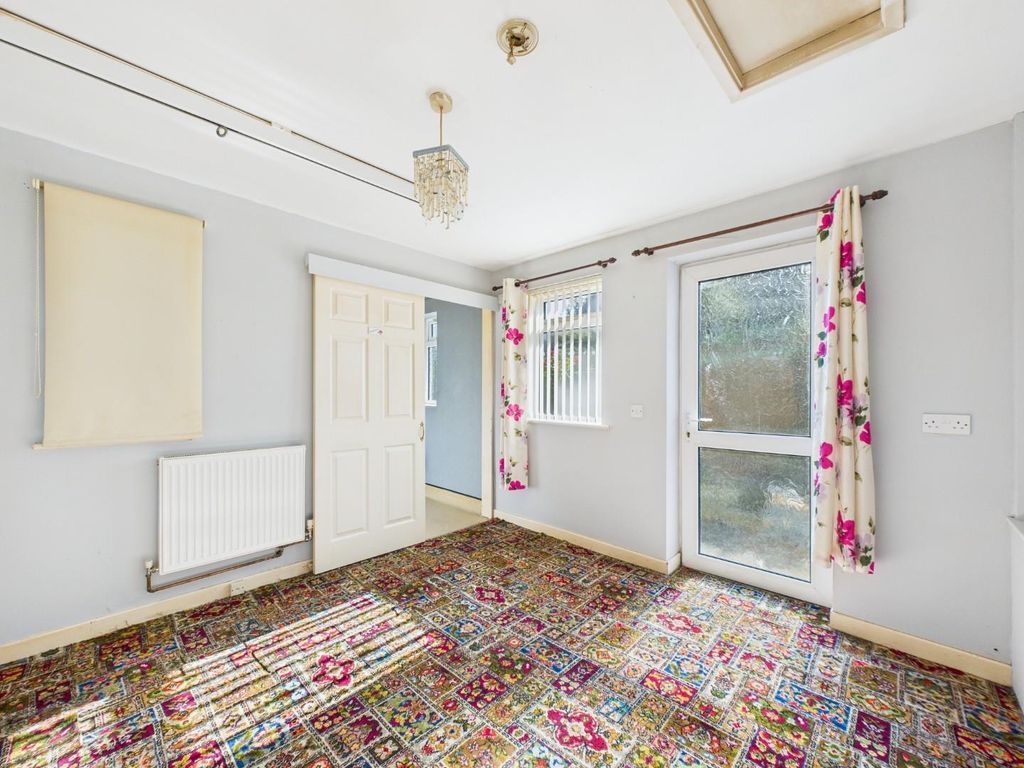 Property photo 3 of 13 Cam01268G0-Pr0395-Still004.Jpg