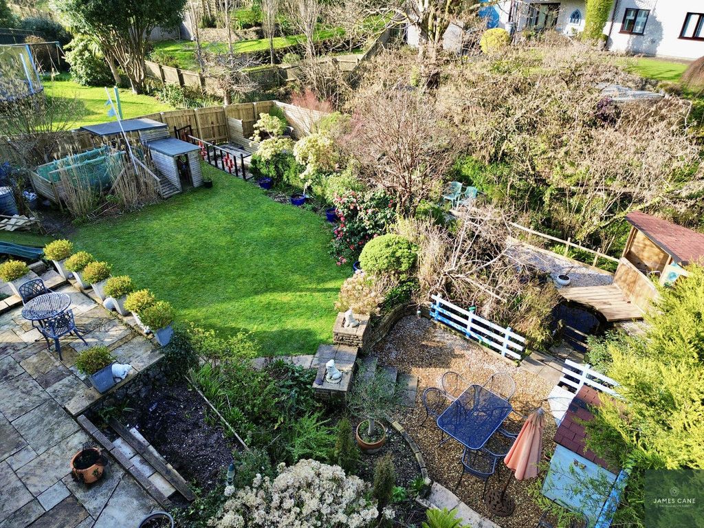 Property photo 2 of 26