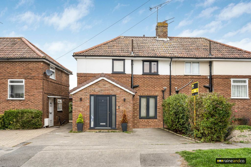 Property photo 1 of 28