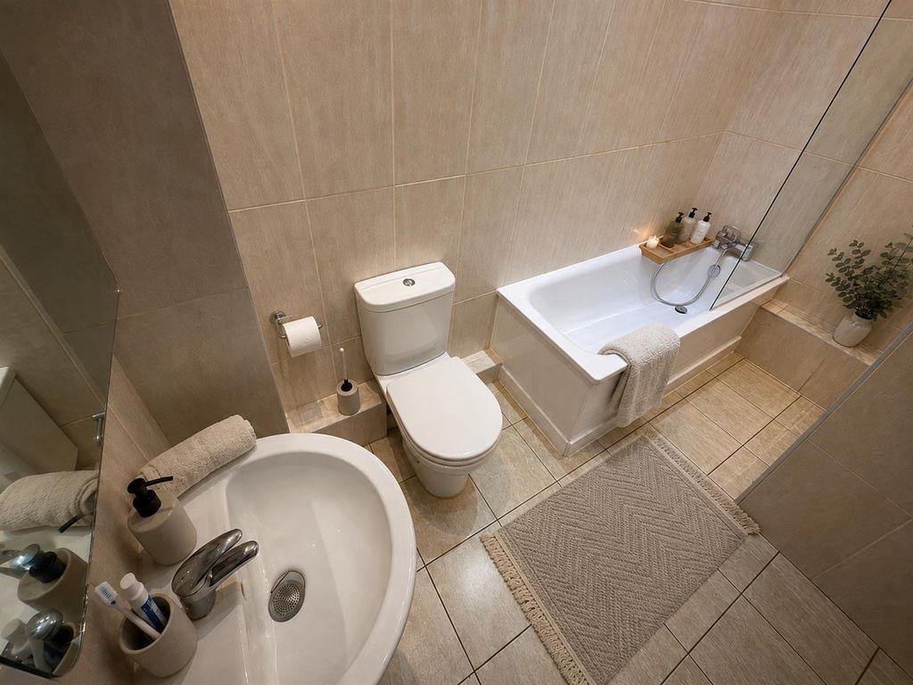Property photo 3 of 5 Bathroom.Png