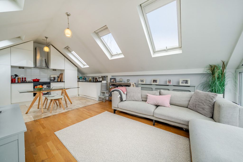 Property photo 3 of 15 Picture 3