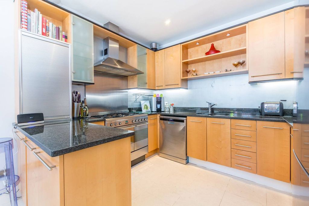 Property photo 1 of 40