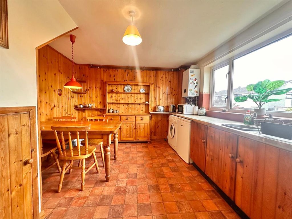 Property photo 3 of 13 Kitchen/Diner