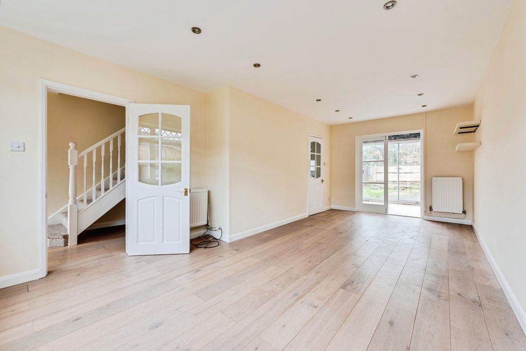Property photo 3 of 12 Pbox-Img.Jpg