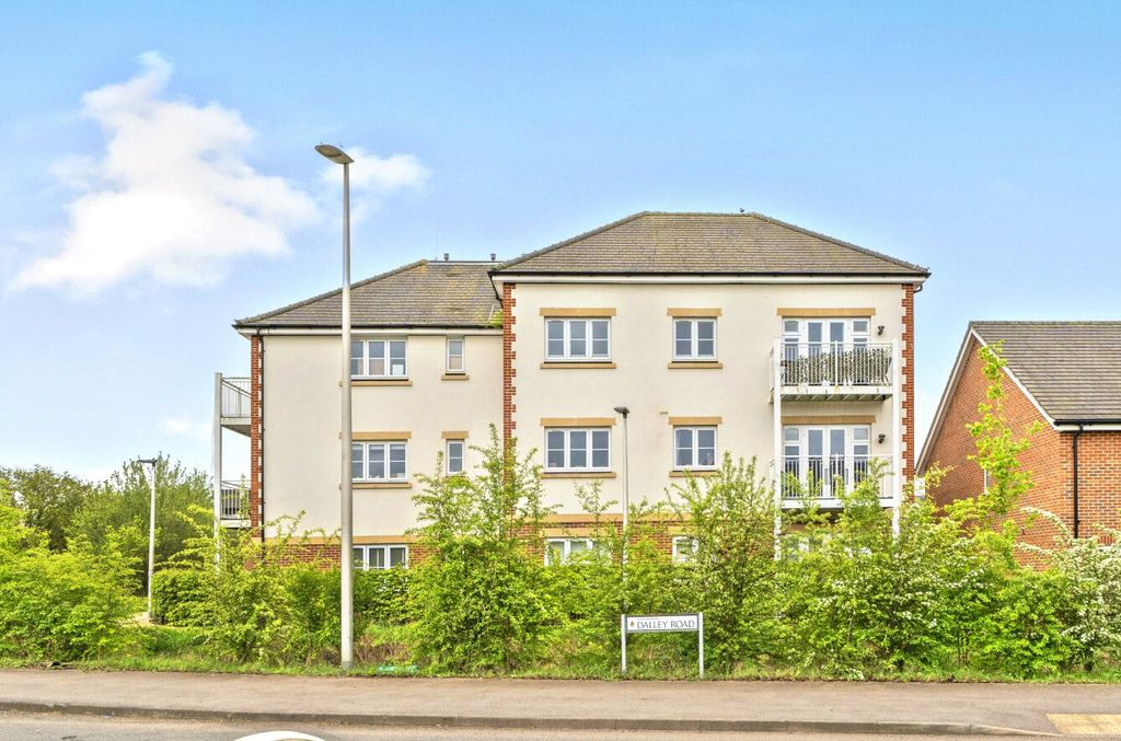Property photo 1 of 12 1-69Dffd38Afcc6-1...
