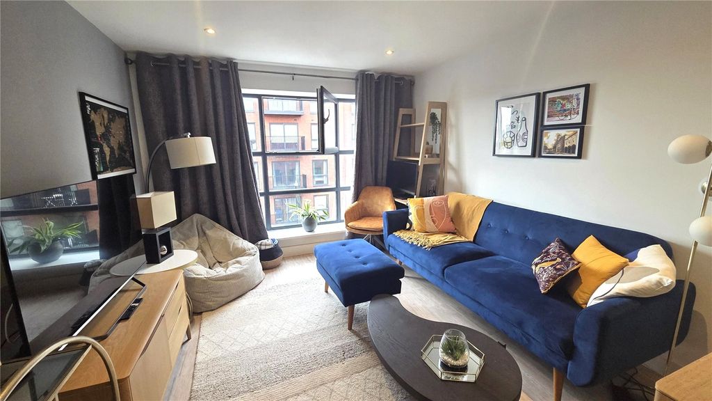 Property photo 1 of 6 Living Space 1