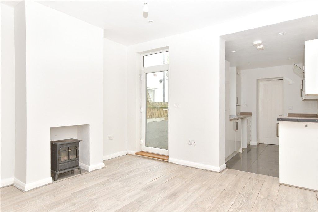Property photo 3 of 11 Dining Area