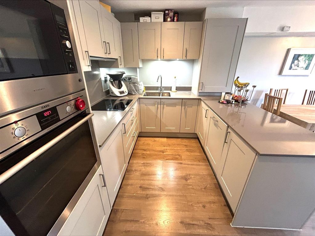 Property photo 2 of 11 Processed-Cef224Ff-1115-4Eeb-9Ea2-Dee48Ef7F5D5.Jpe