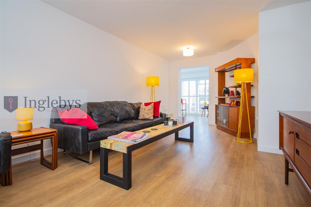 Property photo 3 of 40