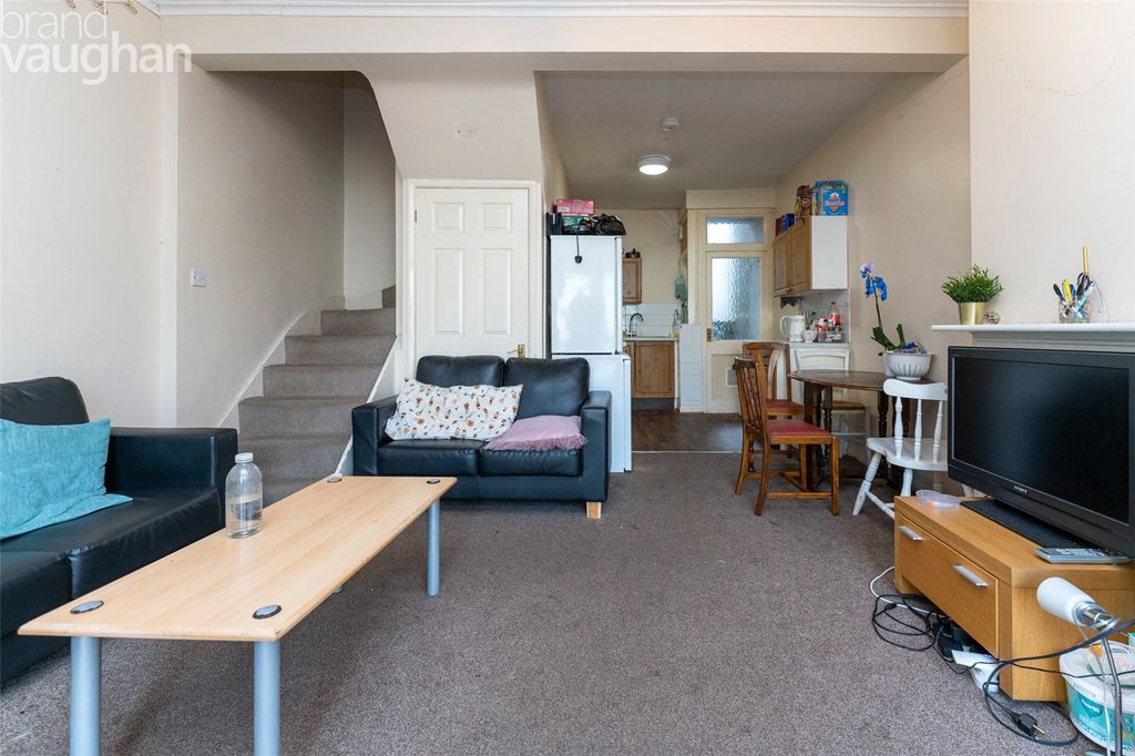 Property photo 3 of 14 Picture No. 12