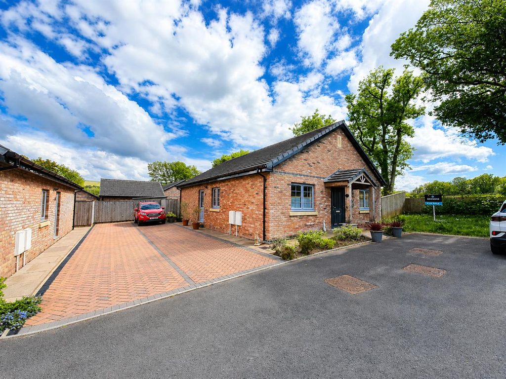 Property photo 2 of 30