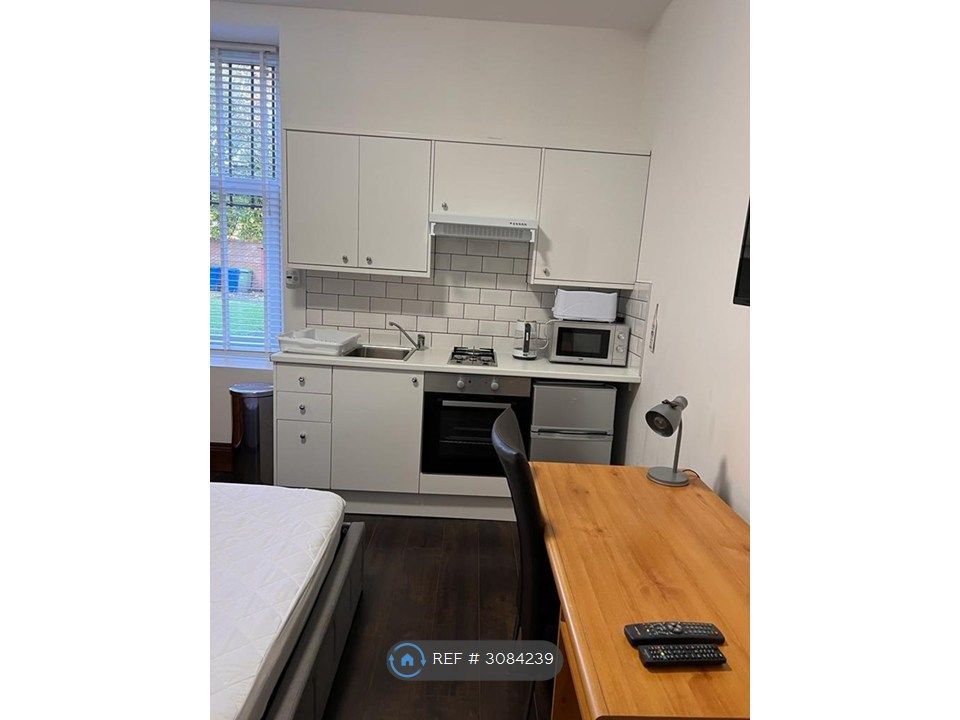 Property photo 1 of 9 Own Kitchen With Gas Hob