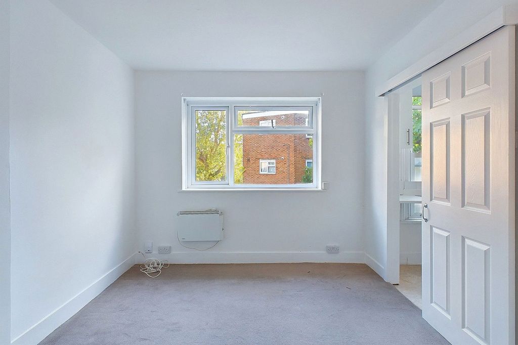 Property photo 3 of 6 Cam02619G0-Pr0347-Still005_1728285941307