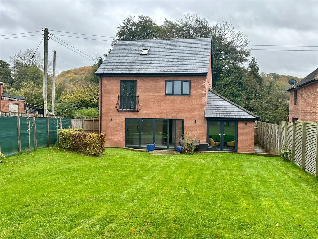 Property photo 2 of 19 Outside