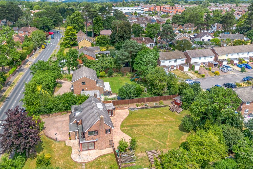 Property photo 3 of 21