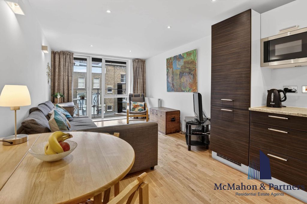 Property photo 2 of 21