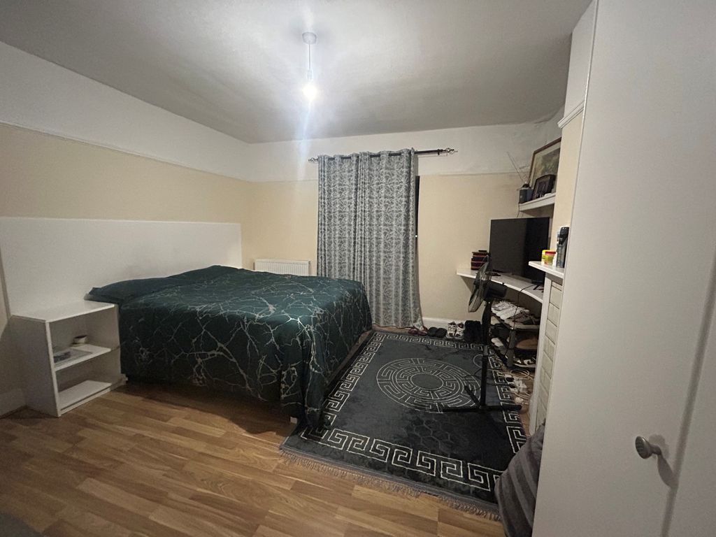 Property photo 1 of 4